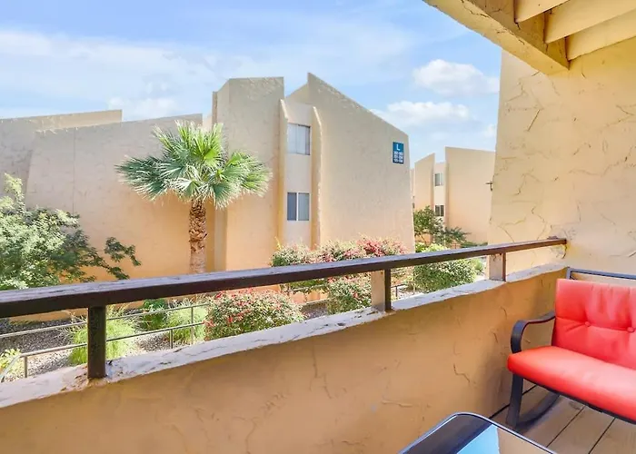 Cozy Near Downtown Shared Pool And Hot Tub Holiday home *