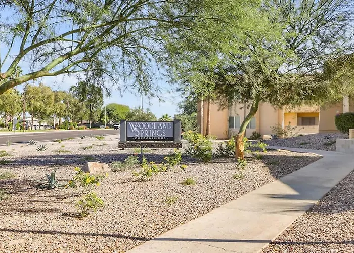 Cozy Near Downtown Shared Pool And Hot Tub Holiday home *